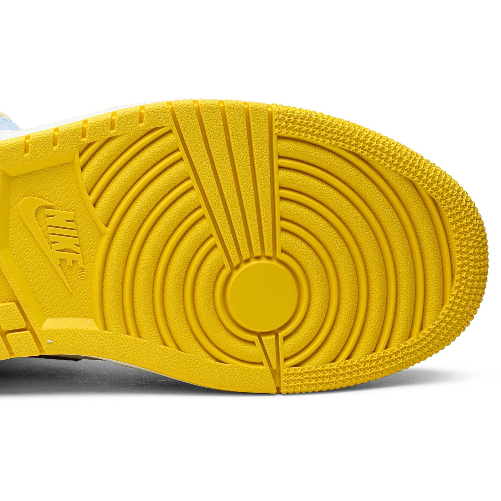 Maison Château Rouge x Air Jordan 1 Mid SE ‘Fearless’